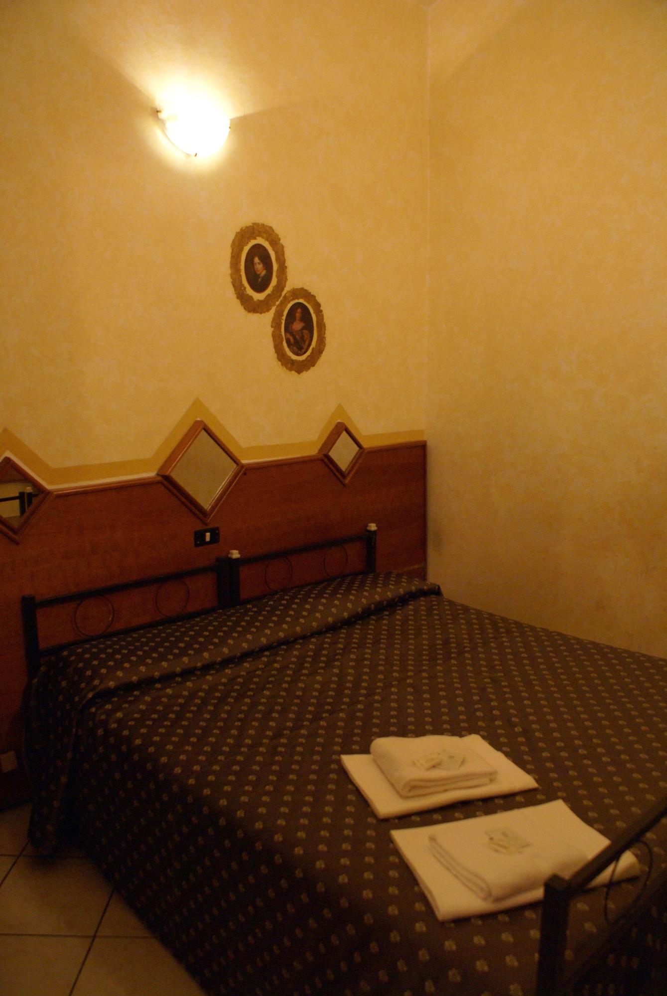 Hotel Farini Ρώμη Εξωτερικό φωτογραφία