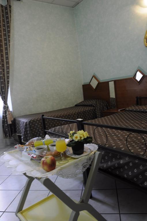 Hotel Farini Ρώμη Εξωτερικό φωτογραφία
