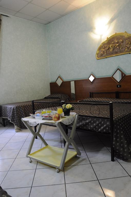 Hotel Farini Ρώμη Εξωτερικό φωτογραφία