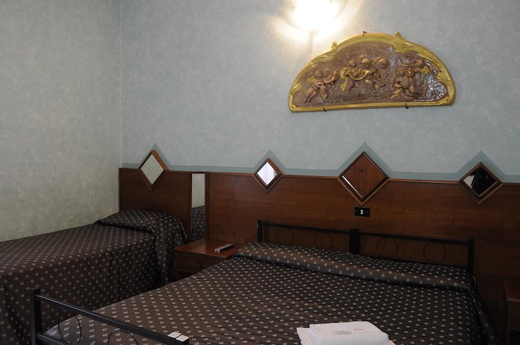 Hotel Farini Ρώμη Εξωτερικό φωτογραφία